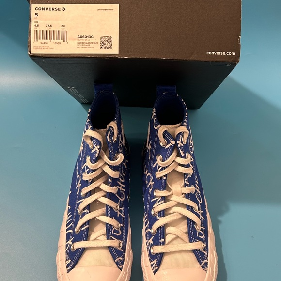 Chuck Taylor Converse Blue and White Unisex Sneakers Kid’s Size 5 NWB - Picture 8 of 11